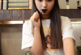 小姐姐们玩游戏抖音直播,小姐姐们畅玩游戏的魅力瞬间